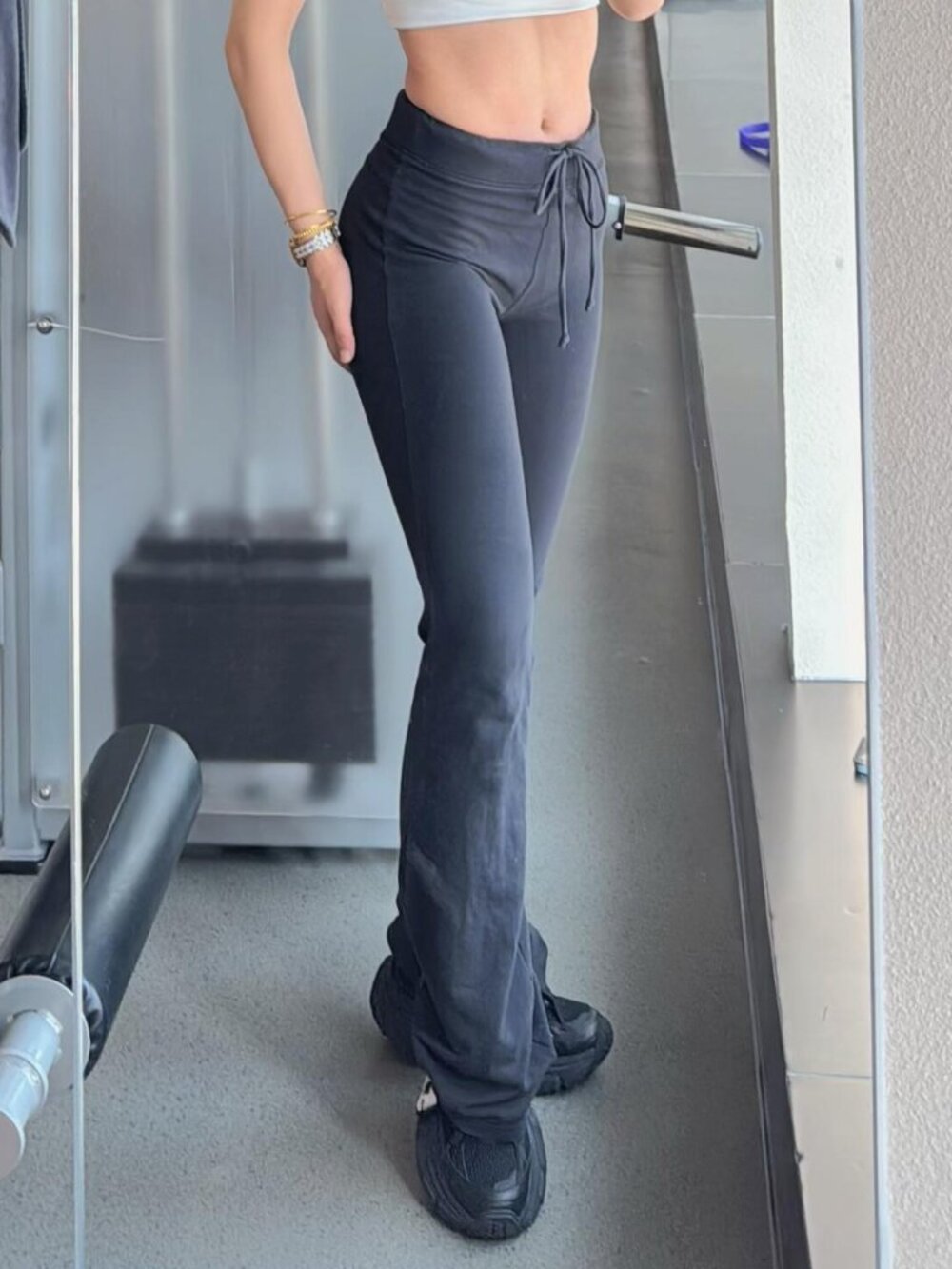 ALO Yoga NWT Sway Bootcut Sweatpant Black Elongating Lounge Pants🖤 - Picture 13 of 16